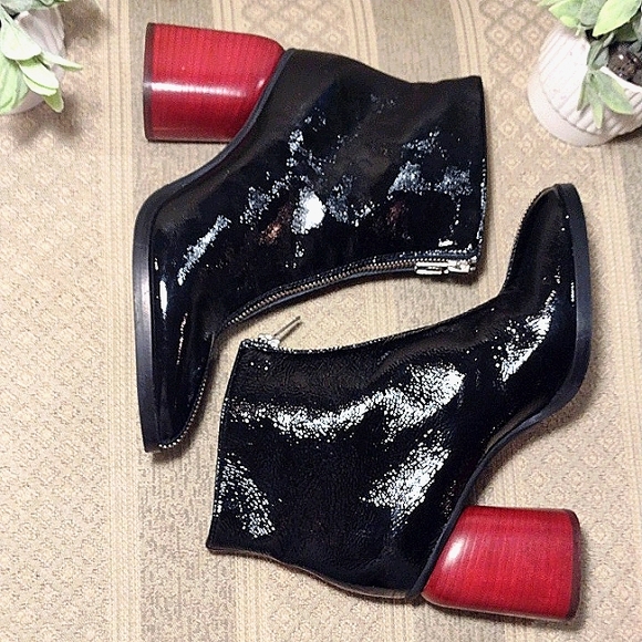 Linea Azzurra Vera Pella Parent Leather Zip Up Ankle Bootie - Picture 4 of 16